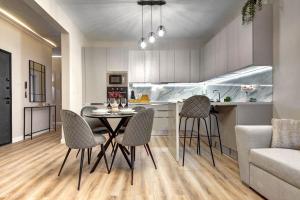 Central 3BR Escape Walk to Everything