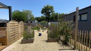 Maisons d'hotes Charming ecolodge with heated pool all year round : photos des chambres