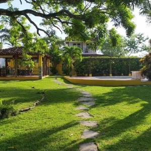 Villa del Sol Apartments