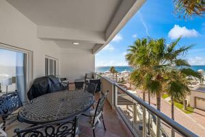 Las Palmas 2BR 2BA Suite 3rd FL Ocean View- B301