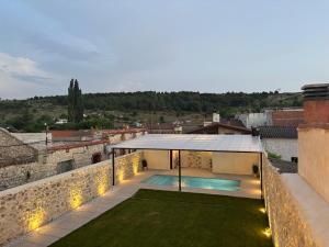 Can Olivera Lujo rural con piscina climatizada