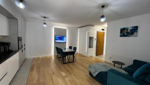 Monarch Luxury Apartment