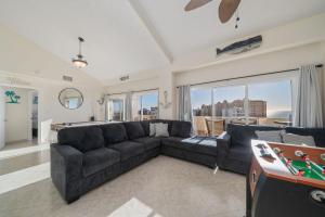 Las Palmas 4BR 4BA Penthouse OV 701