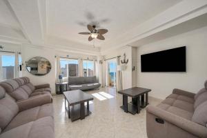 Las Palmas 4BR 4BA Penthouse Ocean View 703