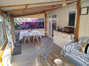 mobil home 4-6 places six fours les plages