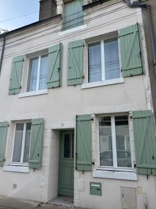 Maisons de vacances Chez Laurette Les Montils Maison de Bourg : Maison 4 Chambres