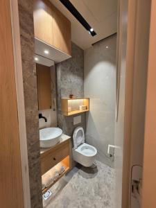 Promenade central studio