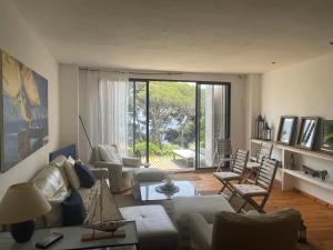 Holiday Dúplex Cap Sa Sal at the edge of the sea