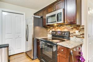 7 Mi to Dtwn Augusta Townhome Near Shops and Eats!