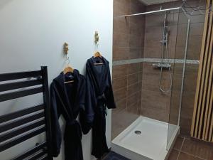 Évasion romantique avec jacuzzi intérieur