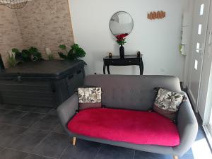 Évasion romantique avec jacuzzi intérieur