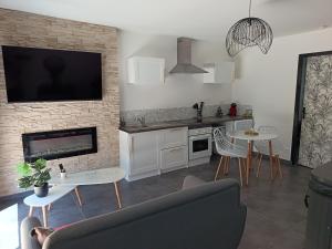 Évasion romantique avec jacuzzi intérieur