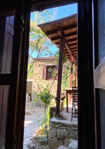 Keva Adatepe Doğal Tarihi Taş Evler