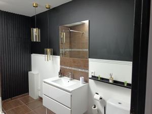 Cocon romantique avec jacuzzi extérieur