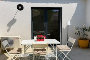 Maisons de vacances Maison moderne jardin piscine et parking prives, pres d-Aix Centre : photos des chambres