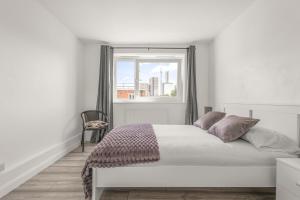 Bright & Modern London Apartment