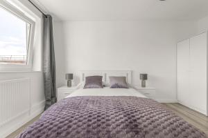 Bright & Modern London Apartment