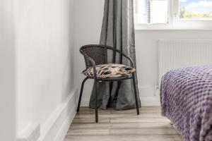 Bright & Modern London Apartment