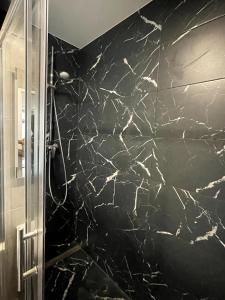 City Loft mit Balkonblick