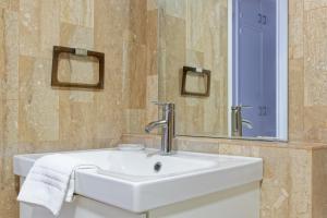 Appartements CASTEL SAINT CLAIR Magnifique Studio plein centre avec Parking : photos des chambres