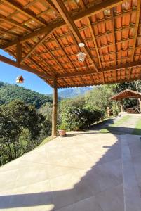 Casa em Santo A do Pinhal, vizinha à Campos do Jordão