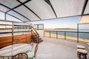 Cobertura com piscina e vista para o mar - VDI0401