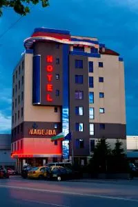 Nadejda Hotel - بانكيا