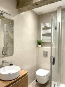 Modern apartment self check in bilbao center