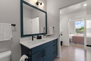 W413 Stylish Luxury 1Bedroom In Downtown Minneapolis, Minutes From Minneapolis Convention Center & US Bank Arena