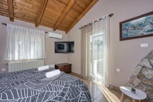 Romantic Studio Apartment with Private Pool