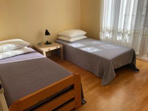 Appartements Appartement dans villa mexicaine centre ville Barcelonnette : photos des chambres