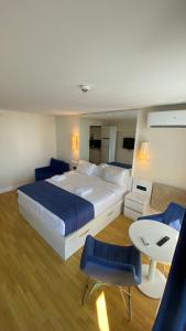 Apartments Orbi City MariNika