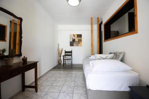 Pelekanos Beachfront Apartment