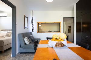 Pelekanos Beachfront Apartment