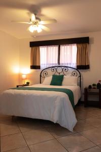 Brisas del Aeropuerto Airport Breezes inn