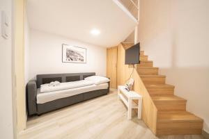 City Park Harmony Studio Heroes Sq AC, Smart TV