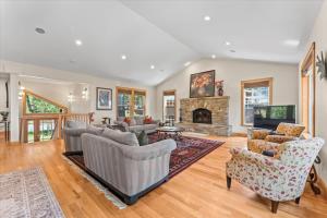 Wooded Escape in Tahoe Vista Private Hot Tub