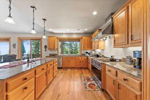 Wooded Escape in Tahoe Vista Private Hot Tub