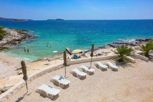 Studio Zecevo Rtic 8366a