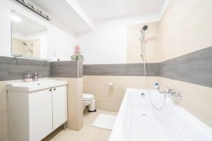 City Park Harmony Duplex - near Heroes square