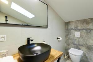 Family friendly house with a swimming pool Karlovac - 22371