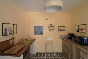 Family friendly house with a swimming pool Rukavac, Vis - 24700