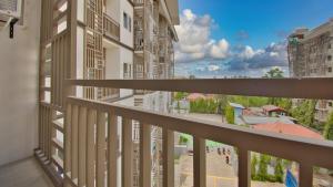 Cozy 1-BR Condo in Antara Residences