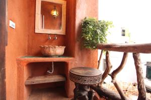 Phòng Cổ Điển Giường Đôi Có Ban Công (Classic Double Room with Balcony)