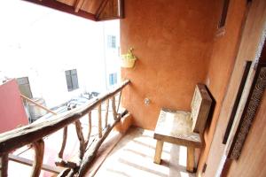 Phòng Cổ Điển Giường Đôi Có Ban Công (Classic Double Room with Balcony)