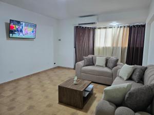 Amplio y cómodo apto Diagonal a URBE