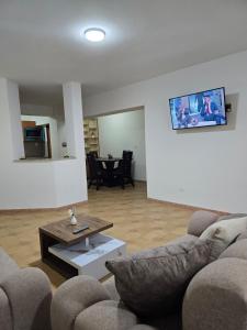 Amplio y cómodo apto Diagonal a URBE