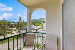 South Peak Studio at Rivergreen
