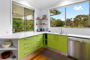 Quiet Ninderry Cottage with Peaceful Rural Outlook