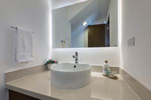 Luna de Arena at Ipana